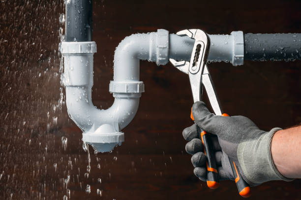 Professional Burst Pipe Repair technician working in Norris, IL